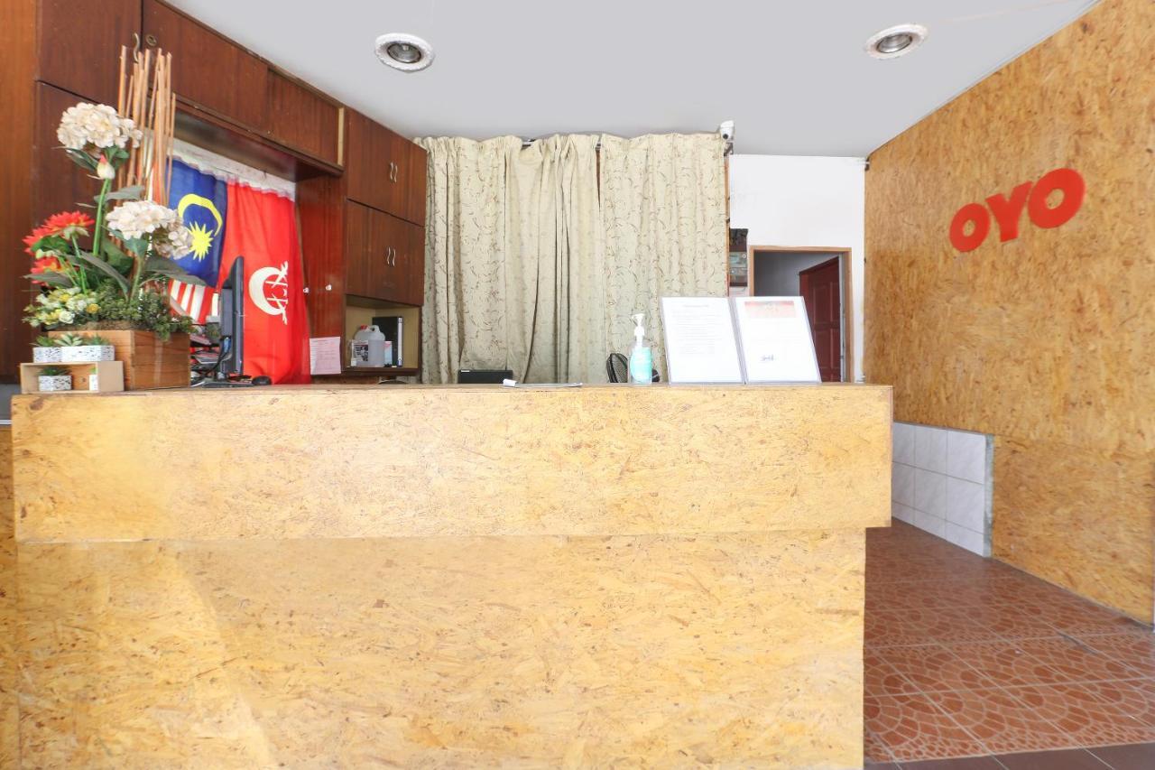 Oyo 90321 Hotel Bajet Sri Manal Танах-Мерах Экстерьер фото