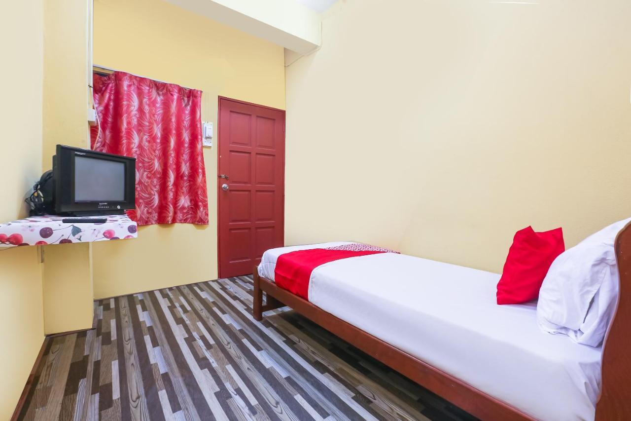 Oyo 90321 Hotel Bajet Sri Manal Танах-Мерах Экстерьер фото
