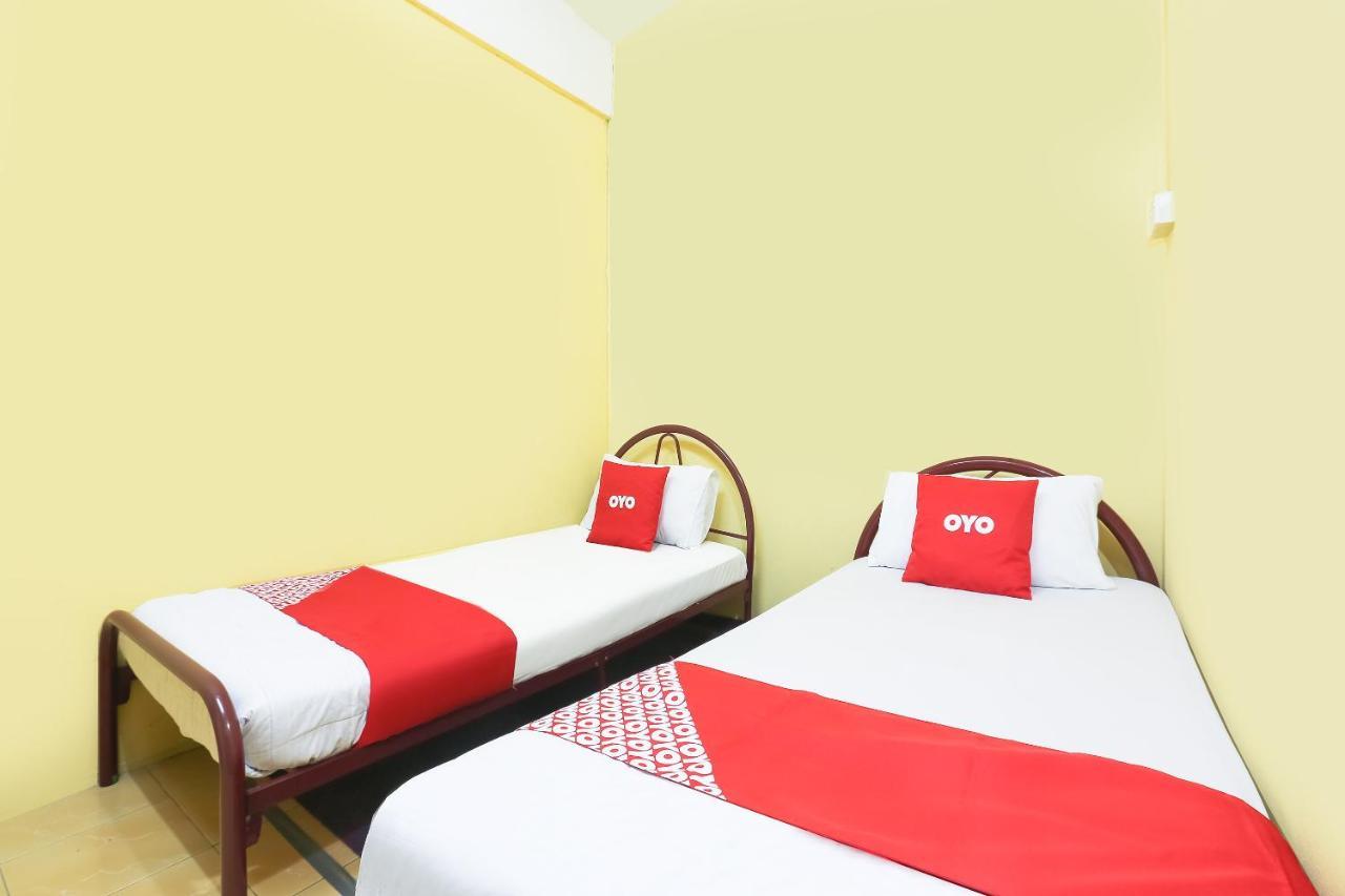 Oyo 90321 Hotel Bajet Sri Manal Танах-Мерах Экстерьер фото