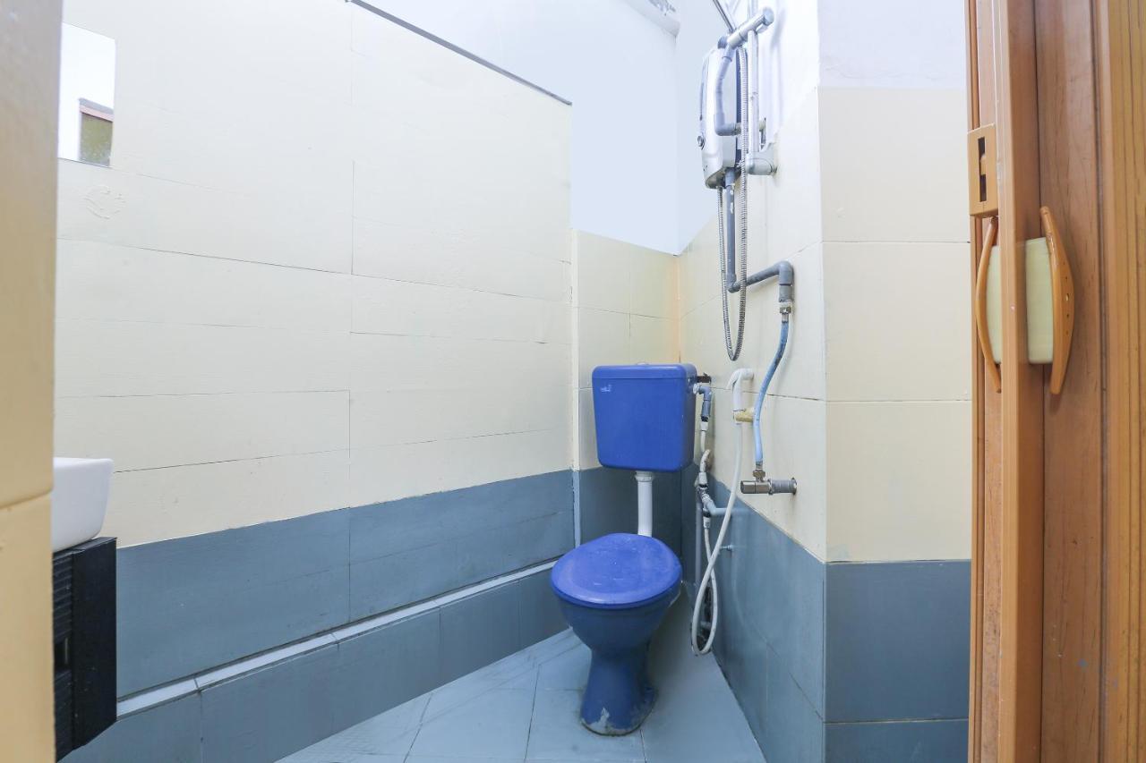 Oyo 90321 Hotel Bajet Sri Manal Танах-Мерах Экстерьер фото